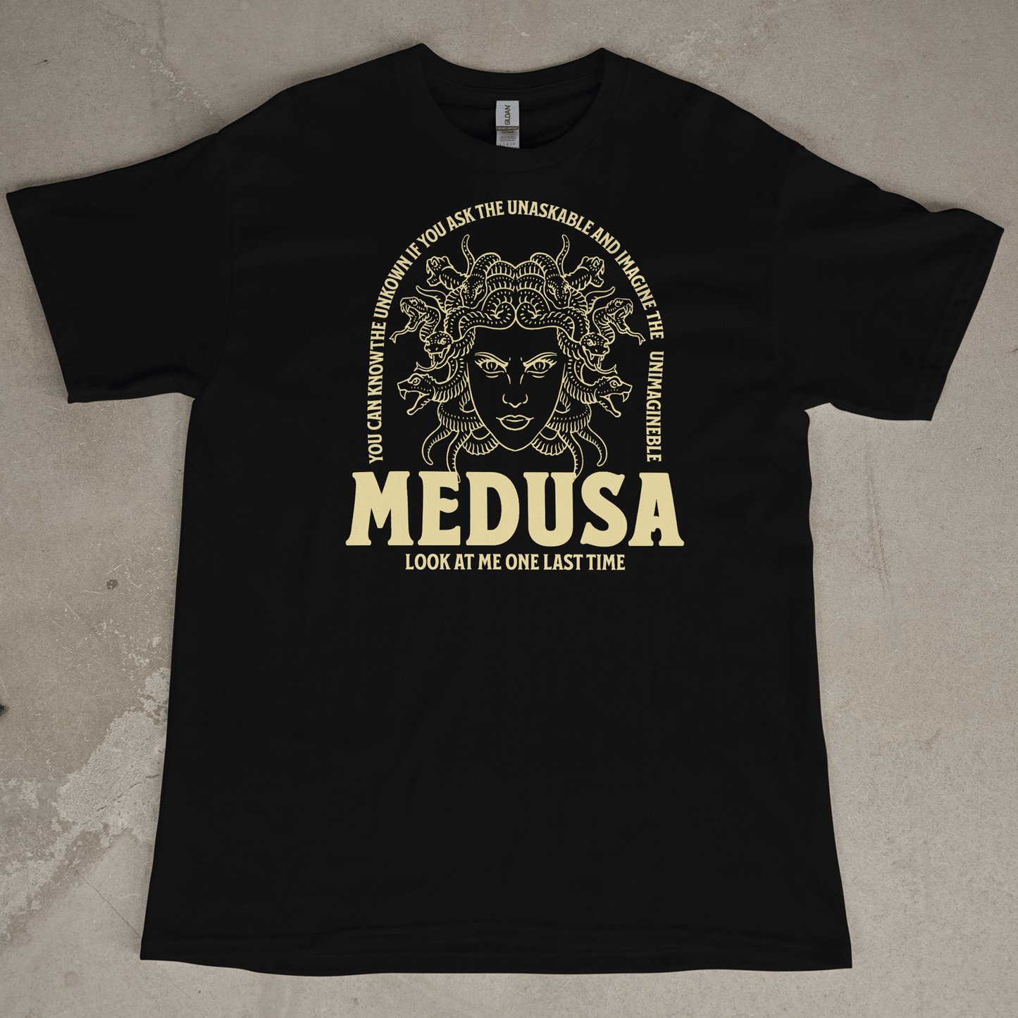 Black t-shirt 100 percent USA Cotton - Medusa